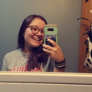 Meet your Posher, Becca